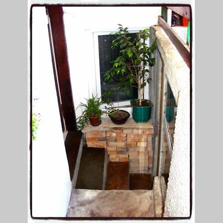 Authentic Guest Stay In The Heart Of Veliko Tarnovo Студио С Изглед Към Царевец Exterior foto