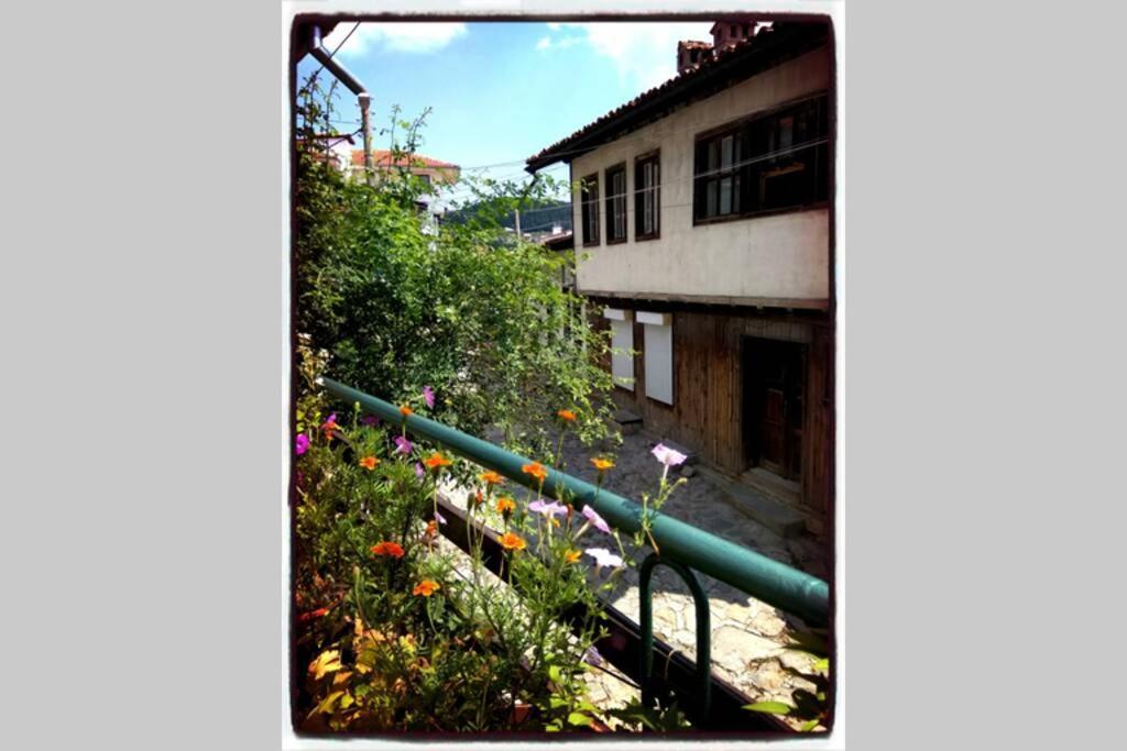 Authentic Guest Stay In The Heart Of Veliko Tarnovo Студио С Изглед Към Царевец Exterior foto