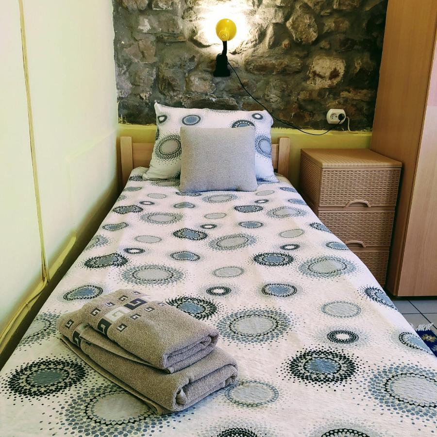 Authentic Guest Stay In The Heart Of Veliko Tarnovo Студио С Изглед Към Царевец Exterior foto
