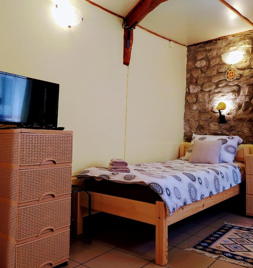 Authentic Guest Stay In The Heart Of Veliko Tarnovo Студио С Изглед Към Царевец Exterior foto